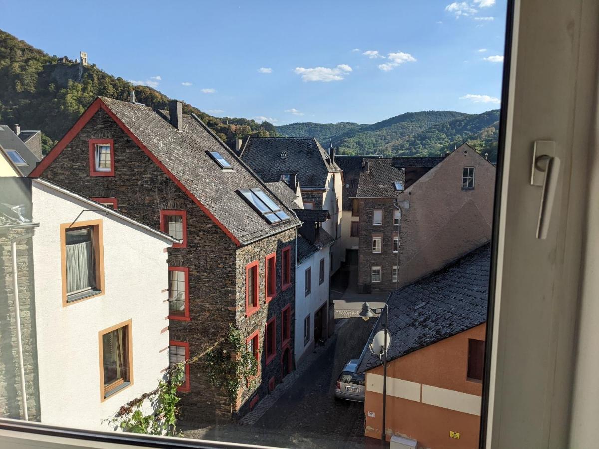 Monkey Factory - Mini Home-Stay Hostel Traben-Trarbach Exterior foto