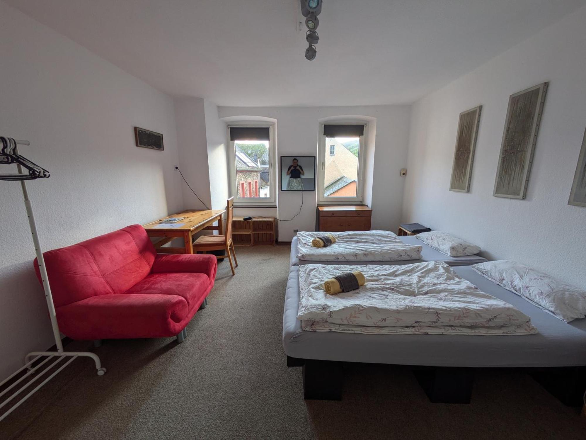 Monkey Factory - Mini Home-Stay Hostel Traben-Trarbach Zimmer foto